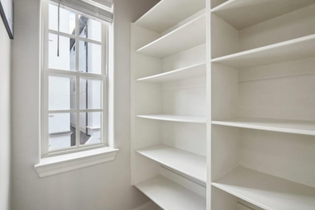 1129 W 21st St, Houston, TX 77008 - view of storage area