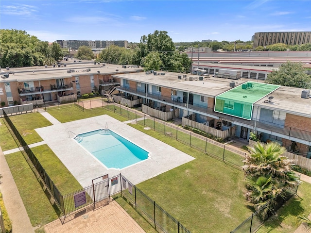 6231 Westward St Unit 20, Houston, TX 77081 - pool with a lawn and fence