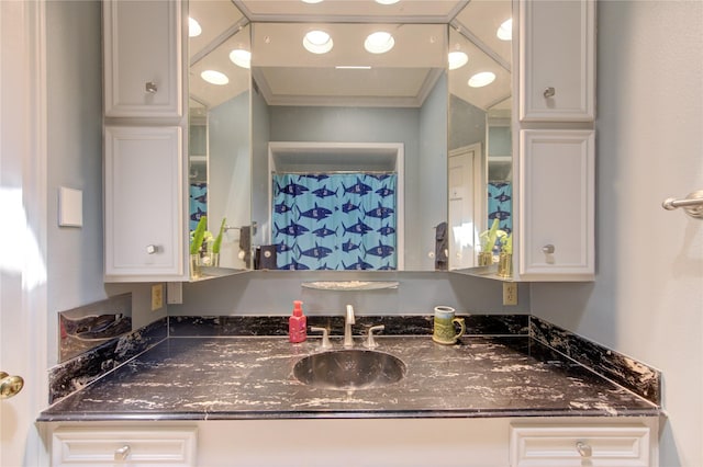 7530 Del Monte Dr, Houston, TX 77063 - bathroom featuring vanity