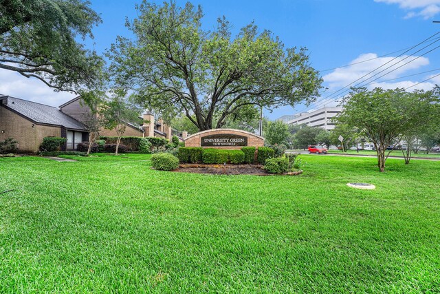 16614 Bentshire Way, Houston, TX 77058 - view of green lawn