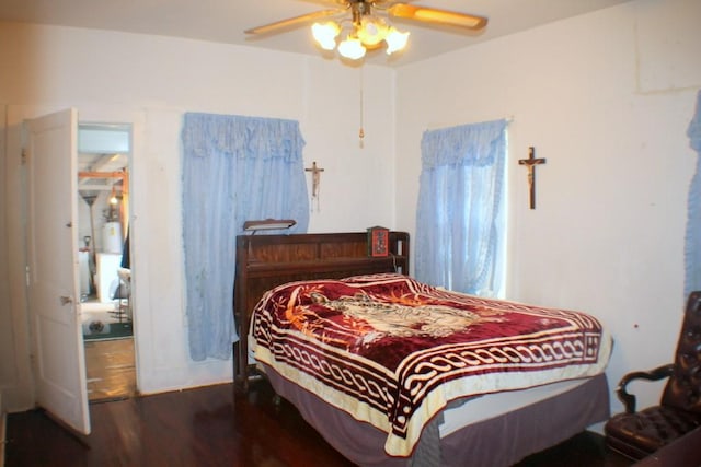 4334 Bell St, Houston, TX 77023 - bedroom with wood finished floors and ceiling fan
