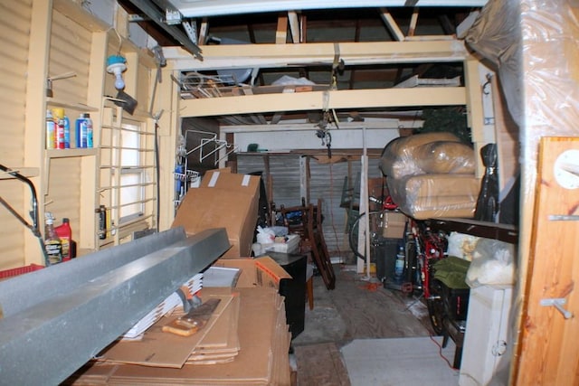 4334 Bell St, Houston, TX 77023 - view of garage