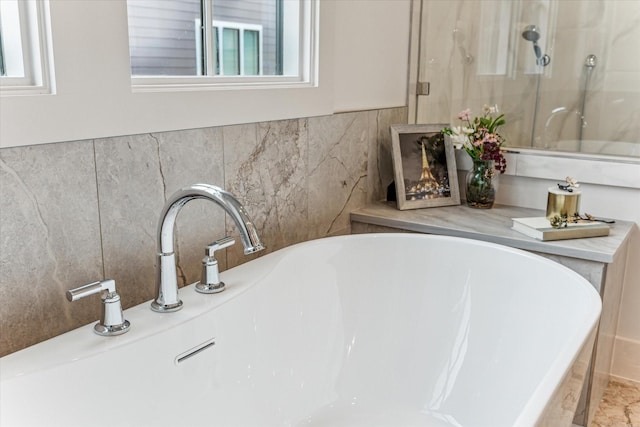 714 E 21st St, Houston, TX 77008 - details featuring a freestanding bath