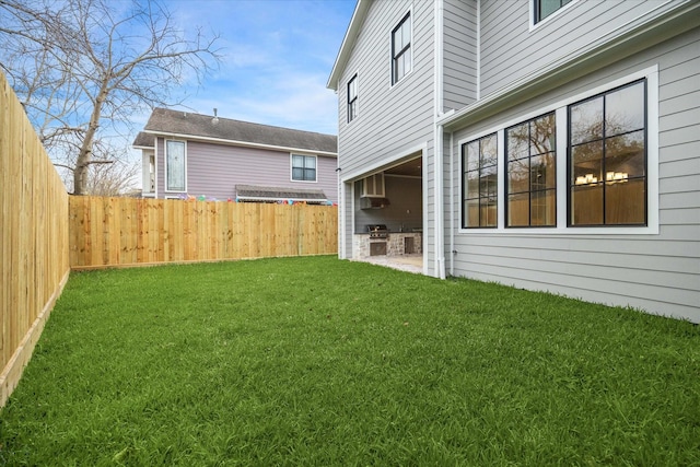 714 E 21st St, Houston, TX 77008 - view of yard featuring a patio and a fenced backyard