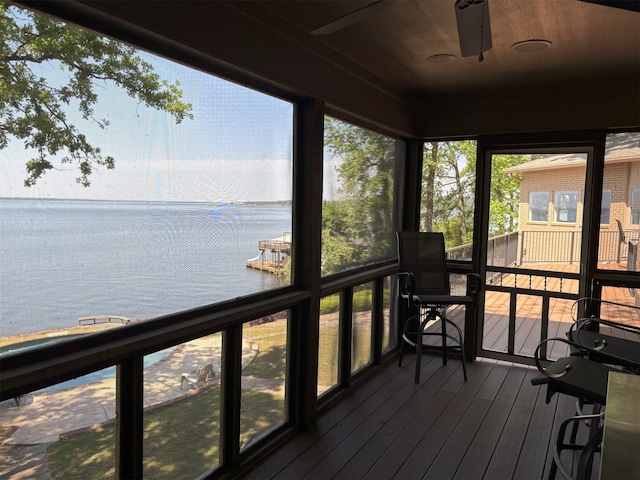 20998 Kiva Cir, Flint, TX 75762 - sunroom featuring a water view and ceiling fan
