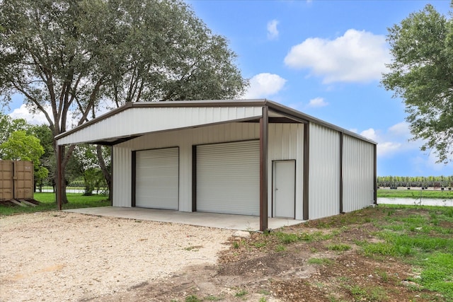 1935 Willow Rd, Wallis, TX 77485 - view of detached garage