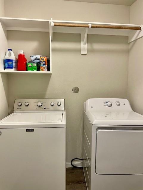 985 Harper Ln, Bryan, TX 77803 - laundry room featuring independent washer and dryer
