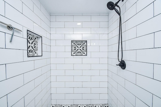 14619 Rosehill Dr, Houston, TX 77070 - full bath featuring a tile shower