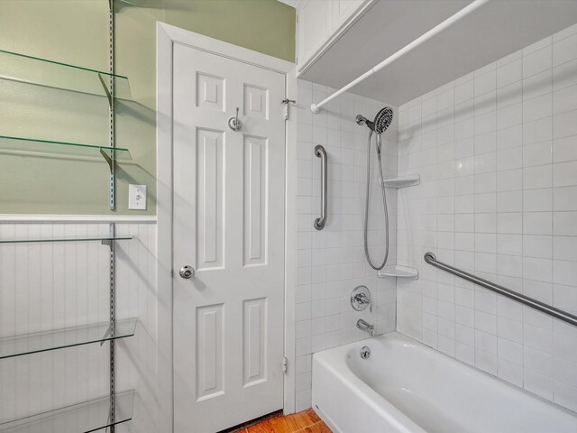 208 Burnett Dr, Baytown, TX 77520 - bathroom featuring shower / bath combination