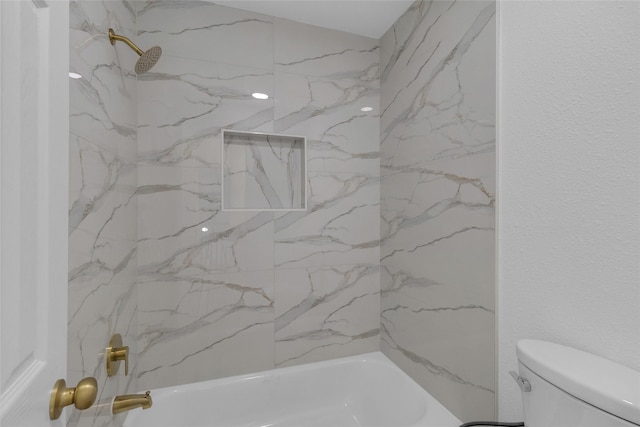 full bath with toilet and washtub / shower combination