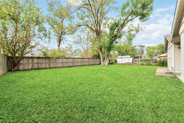 4517 W 43rd St, Houston, TX 77092 - view of yard featuring a fenced backyard