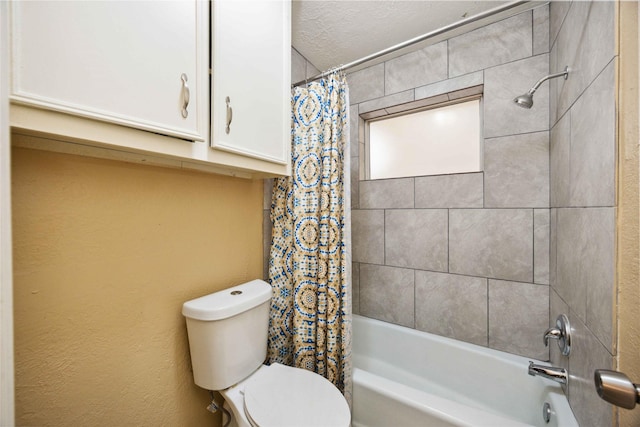 255 Shekel Ln, Houston, TX 77015 - full bathroom featuring toilet and shower / tub combo with curtain
