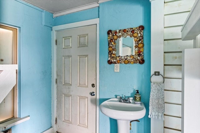 4311 Spanish Main, Jamaica Beach, TX 77554 - doorway to property with a sink