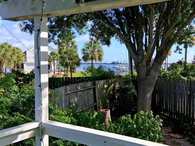 24 Clara Barton Ln, Galveston, TX 77551