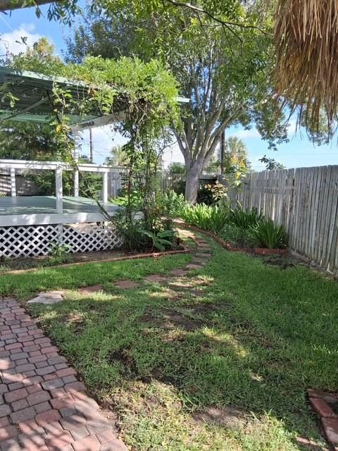 24 Clara Barton Ln, Galveston, TX 77551