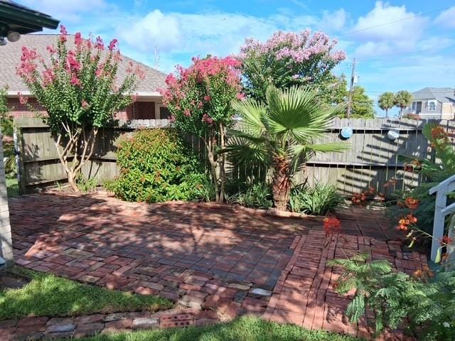 24 Clara Barton Ln, Galveston, TX 77551