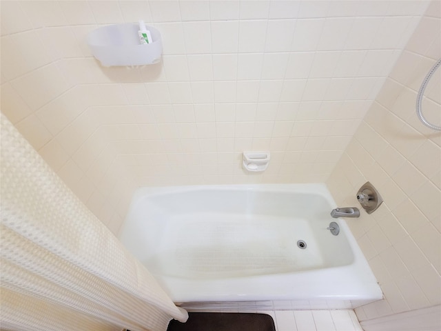 14926 Carols Way Dr, Houston, TX 77070 - full bathroom featuring washtub / shower combination