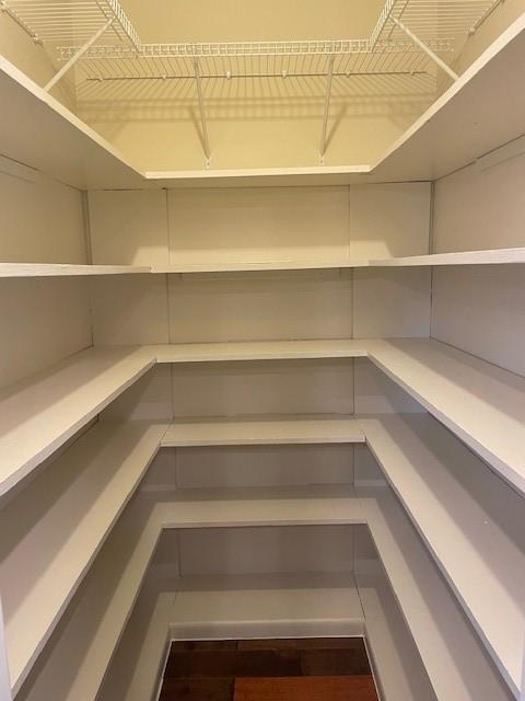 5471 Birdwood Rd, Houston, TX 77096 - view of pantry