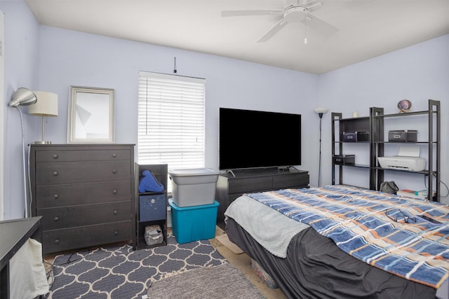 bedroom featuring ceiling fan