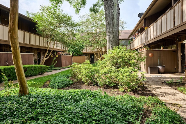 2574 Marilee Ln Unit 1, Houston, TX 77057 - view of yard