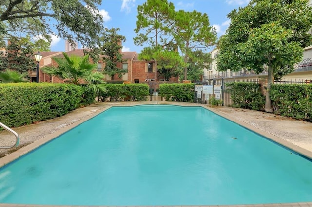 2333 Bering Dr Unit 201, Houston, TX 77057 - pool featuring fence