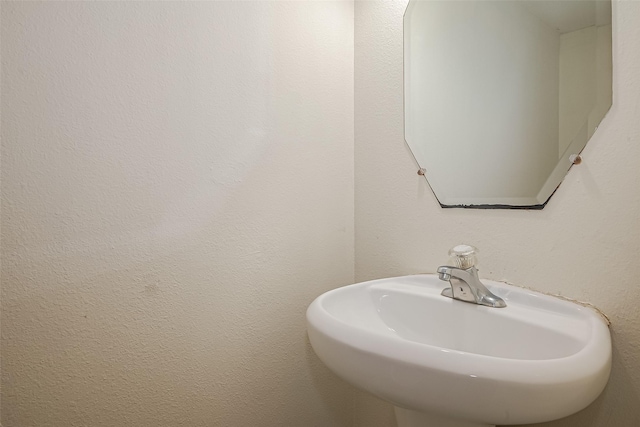 11911 Timpnogos Dr, Tomball, TX 77377 - bathroom featuring a sink