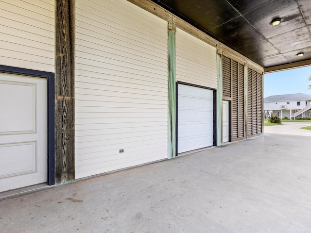4138 Defender Ln, Galveston, TX 77554 - view of garage