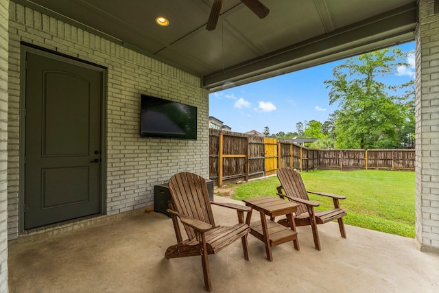 5006 Newport Ct, Spring, TX 77386 - view of patio / terrace with a fenced backyard and ceiling fan