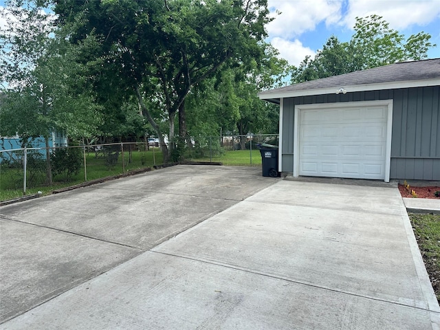 1402 Firwood Cir, Pasadena, TX 77502 - garage with driveway