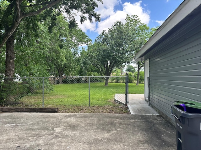 1402 Firwood Cir, Pasadena, TX 77502 - view of yard with a patio