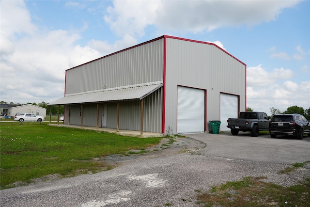 view of outbuilding featuring an outbuilding