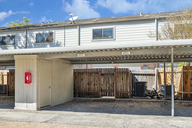 3708 Lake St, Houston, TX 77098 - exterior space featuring fence and central air condition unit