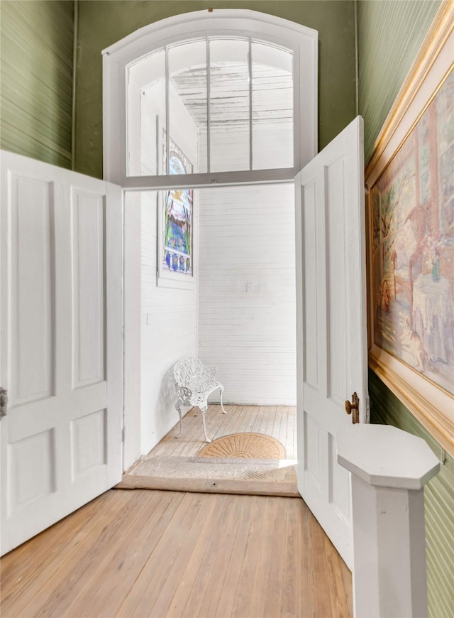 foyer with hardwood / wood-style floors