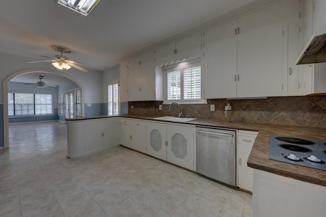 266 Monroe St, Giddings, TX 78942 - kitchen featuring dishwasher, a sink, electric cooktop, and plenty of natural light