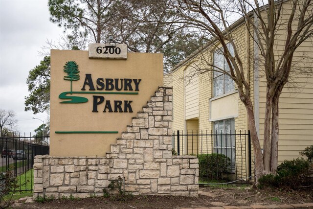 6200 W Tidwell Rd Unit 1701, Houston, TX 77092 - view of community sign