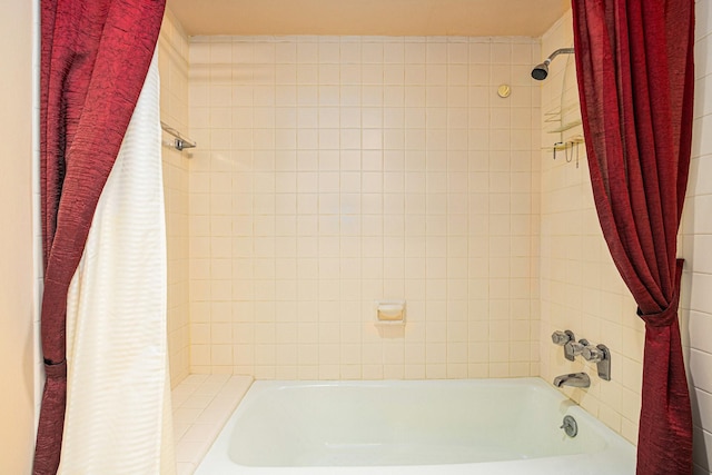 full bath with shower / bath combination with curtain