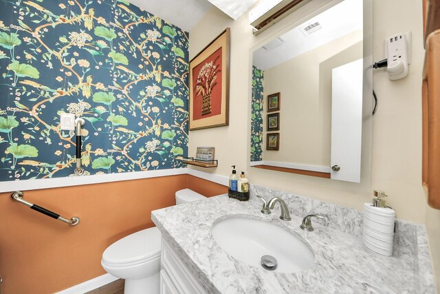 200 Old Bridge Lk, Houston, TX 77069 - half bath with vanity, toilet, and visible vents