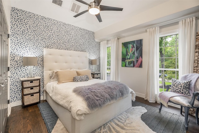 11519 Shadow Way St, Houston, TX 77024 - bedroom featuring baseboards, visible vents, and wallpapered walls