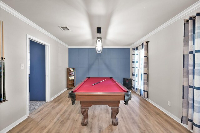 playroom featuring baseboards, visible vents, and light wood-type flooring