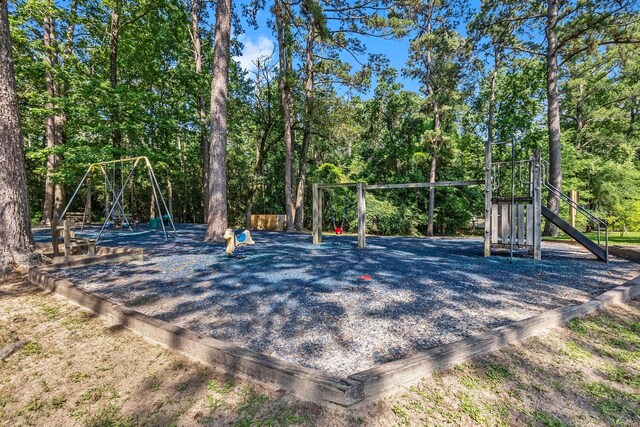 52 S Royale Greens Dr, Coldspring, TX 77331