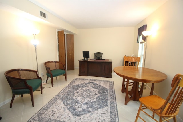 16514 Laurelfield Dr, Houston, TX 77059 - office space with baseboards