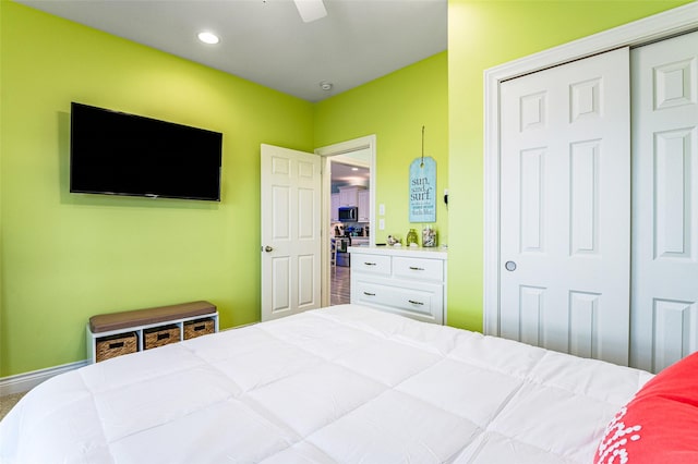 3347 Prides Way, Crystal Beach, TX 77650 - bedroom featuring baseboards, recessed lighting, ceiling fan, and a closet