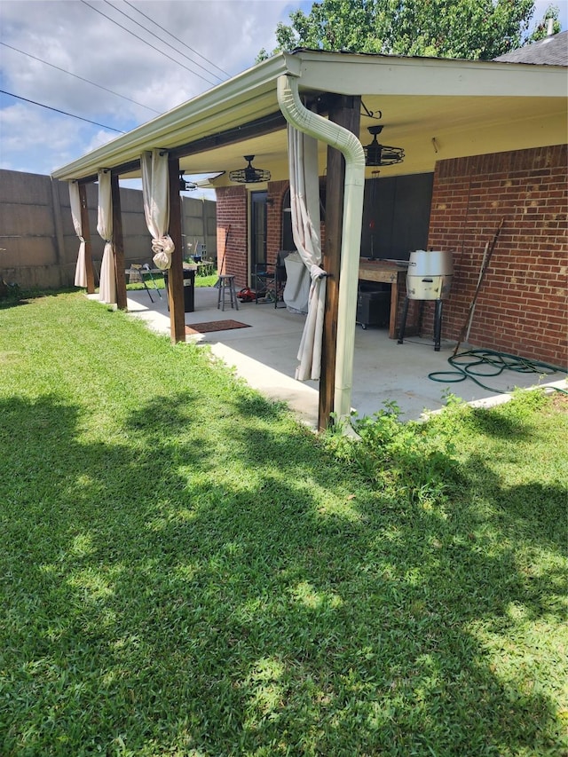 9316 Tejas Ct, La Porte, TX 77571 - view of patio with ceiling fan