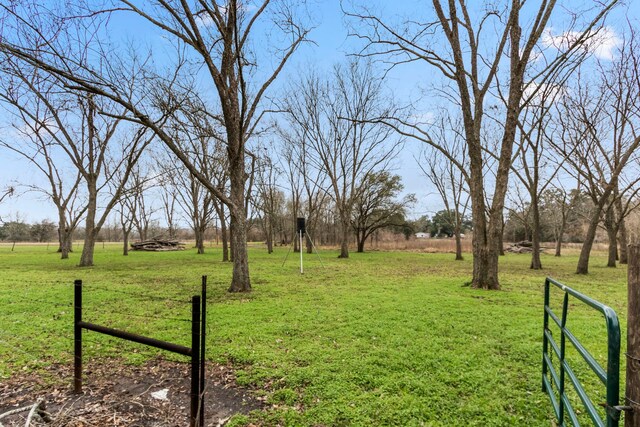 102 Camp St, Alleyton, TX 78935 - photo 8
