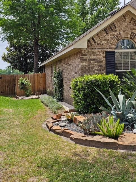 1318 Evermore Manor Ln, Houston, TX 77073 - view of yard