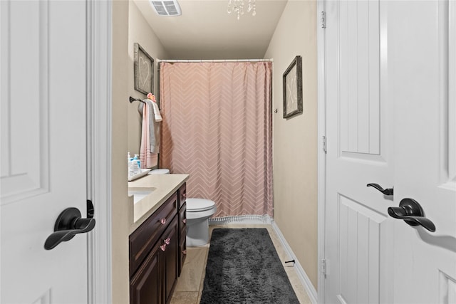 1509 Preserve Ln, Houston, TX 77089 - full bathroom with vanity, toilet, a shower with curtain, and baseboards