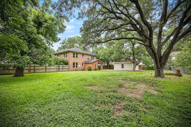 212 W Alabama St, Wharton, TX 77488 - view of fenced backyard
