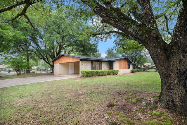 106 Rosewood Dr, Crockett, TX 75835 - single story home with brick siding, fence, a carport, driveway, and a front yard