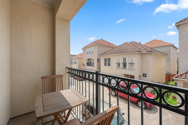 6107 S Arrowana Ln, Houston, TX 77036 - balcony with a residential view