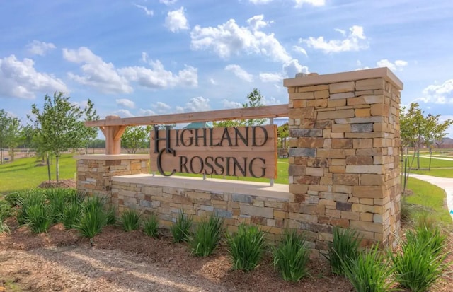 view of community / neighborhood sign